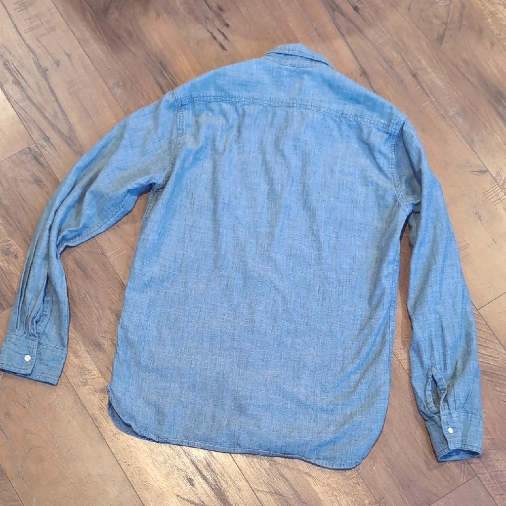 Levi's Denim Women's Button Down Shirt - Picture 4 of 4